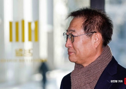 [포토]취재진 질문 받는 박성재 법무부 장관 후보자