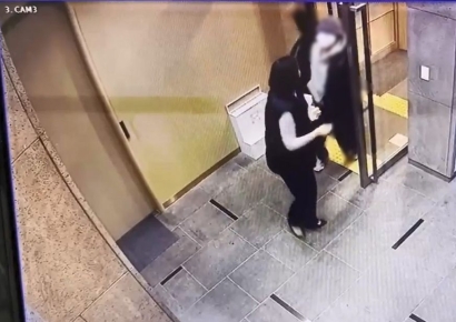 '배현진 돌로 가격' 중학생, 항소 포기…징역형 집행유예 확정