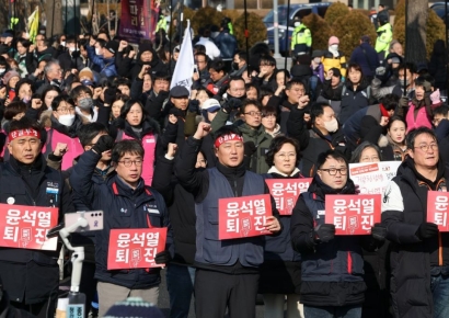 민주노총 "중처법 유예 시도 尹정권 퇴진해야"