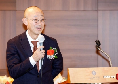 [포토]수상 소감 밝히는 이영목 쿠팡 부사장