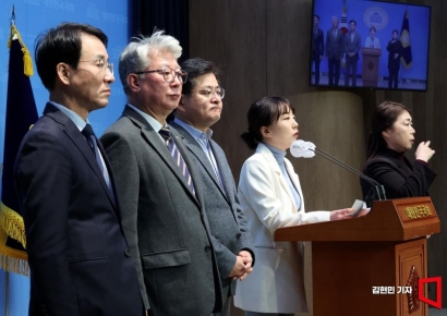[포토] 양소영 대학생위원장 미래대연합 입당…"李 사당화 참을 수 없어"