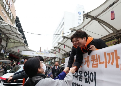 이준석 "본인 영달 위해 박근혜 전 대통령 활용하는 분들 속상"
