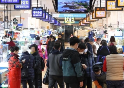 서울 설 차례상 준비 2~3% 올라, 과일·고기 전통시장이 싸다