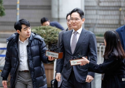 [포토]1심 선고 공판 출석한 이재용 삼성전자 회장