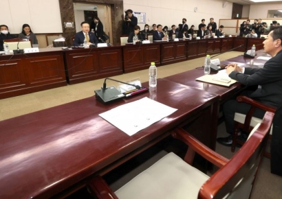 [포토]이필수 의협 회장 빈자리