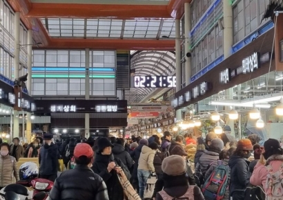 '차례는 안 지내도 떡국은 먹고싶어'…이맘때 시장풍경 달라졌네