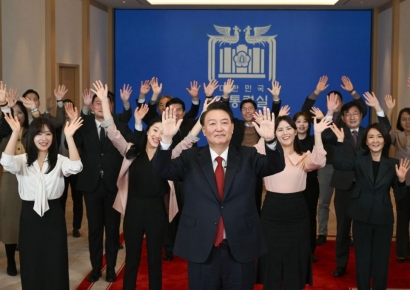 尹, 환경공무관들과 떡국조찬…명절마다 현장근무자 격려(종합) 
