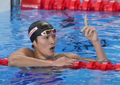 김우민, 세계수영선수권 400m 金…박태환 이후 13년만