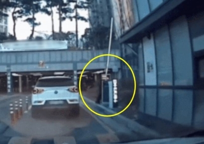설쇠러 온 아들 차 못들어오자…차단기 부수고 경비실 창문 박살낸 입주민