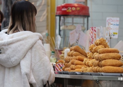 [뉴스속 용어]'욜로(YOLO)' 가고 ‘요노(YONO)’ 왔다