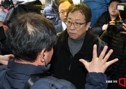 [포토]면담 신청 저지 당하는 축구팬