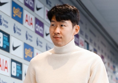 "손흥민, 동료들과 악수도 조심…여전히 고통스러워해"