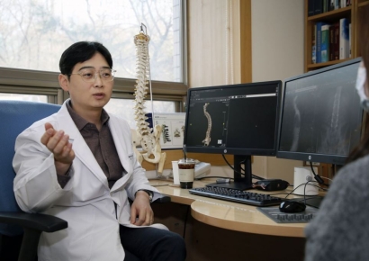 [콕!건강] 갑자기 엉덩이 아프다면?… 강직성척추염 의심해야