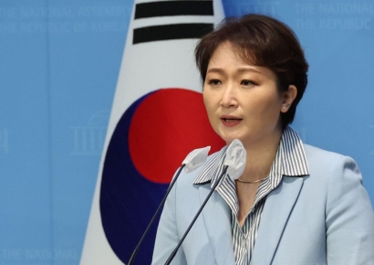 이언주, 민주 최고위원 출마… "한동훈 정도는 내가 상대"