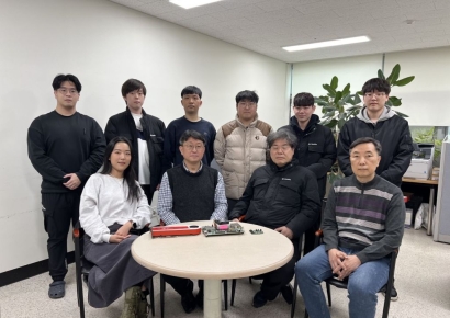 [LAB을 찾아서]인공지능 반도체 하드웨어 기술 선도…박우찬 세종대 교수 연구팀