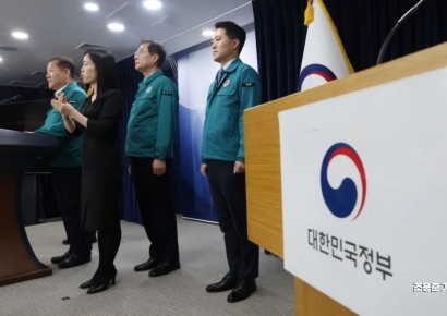 [포토]의료계 집단행동 관련 합동브리핑하는 이상민 장관