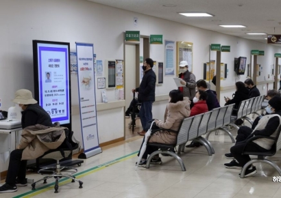 의료 대란에 비대면 진료 '폭증'…중증환자 도움 안돼 실효성 논란도