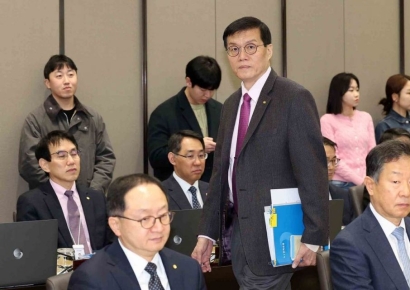 이창용 총재 "상반기 내 금리인하 쉽지 않아"(종합)