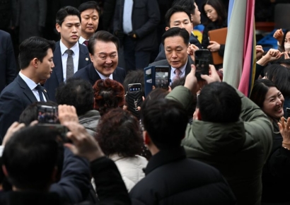尹, 현직 대통령 첫 3·1운동 예배 참석…"새 도약 위해 힘쓸 것"
