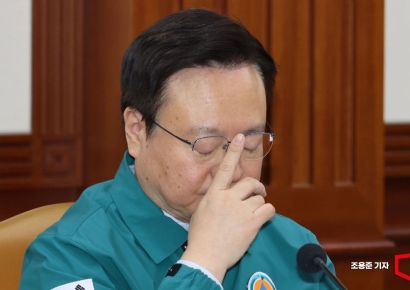 [포토]생각에 잠긴 조규홍 복지부 장관