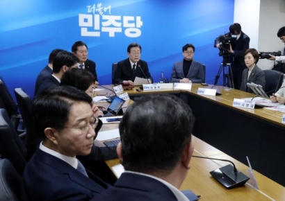 [포토] 이재명, 노웅래 점거에 장소 옮겨 "공천배제 수용해달라"