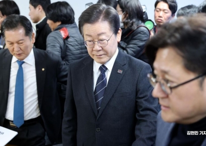 [포토] 이재명 "'컷오프' 노웅래, 안타깝지만 공천 결과 수용해야"