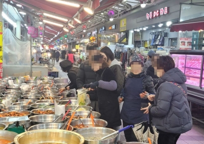 '낙동강 혈투' 김해을..."윤석열 노력 중인기라" vs "물가 안 보입니까"[총선 격전지]