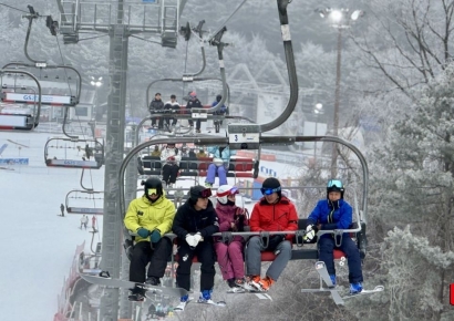 임직원과 스키타고 배구 응원…허윤홍 GS건설 대표, 소통경영 확대