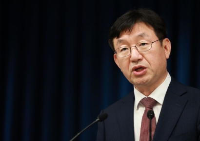 대통령실 "전공의 의존 병원 구조 문제…교수 채용시 지원"