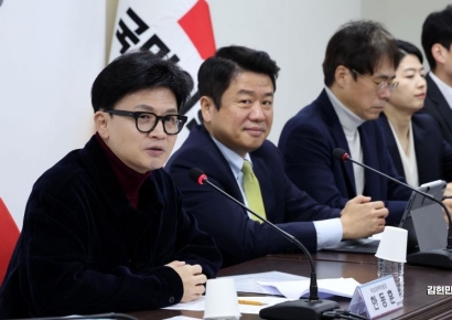 [포토] 한동훈, 野 ‘친명’ 공천 비판 “세계사서 가장 투명…나라 망쳐”