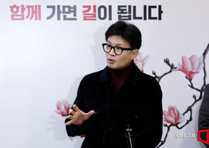 [포토] 한동훈 "민주당, 이재명이 차은우보다 잘생겼다는 아첨꾼만 생존"
