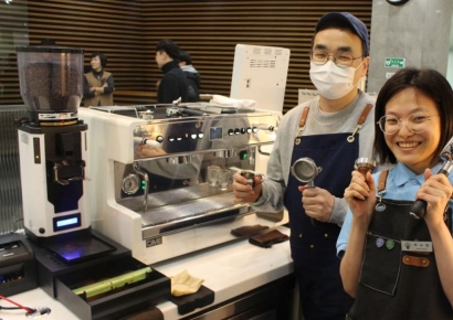 태광그룹 계열사 티시스, '장애인 바리스타 근무' 사내 카페 오픈
