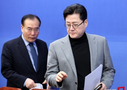 홍익표 "與, 선거구 입장 정하라"…획정안 협상 최후통첩