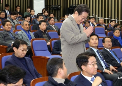 [포토] 의총 불참 예고했던 이재명 대표 ‘깜짝 등장’