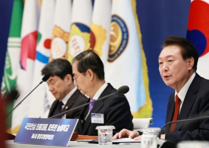 尹 "의대 2000명 증원은 최소 규모…협상·타협 대상 될 수 없어"(종합)