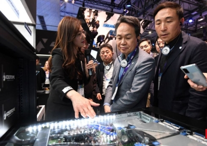 [1mm금융톡]‘IT 열공’ MWC2024 찾은 KB·신한