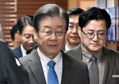 [포토] 최고위 참석하는 이재명-홍익표