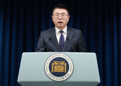 대통령실 "늘봄학교 반대·왜곡 일부 교원 있어…법적 검토"