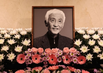 "늘 무대 그리워하셨다"…오현경 별세에 연극계 추모 잇따라