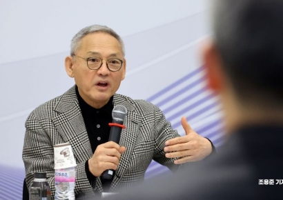 [포토] 규제혁신 전체회의 발언하는 유인촌 장관