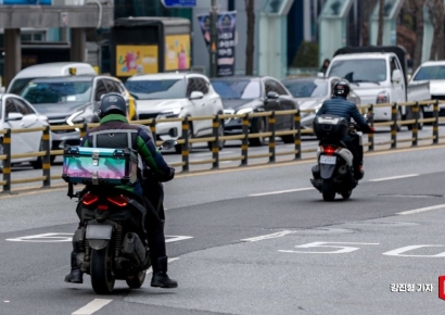 커피 28잔 주문에 "완전 XX" 쌍욕한 배달기사…놀란 업주는 눈물 왈칵