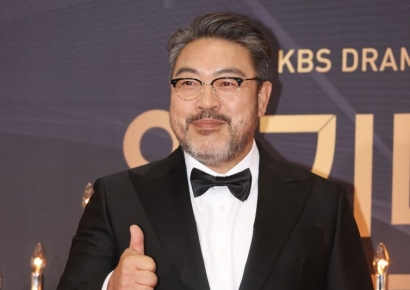 '탄핵 촉구 집회' 배우 이원종 "尹, 그만 내려와야…다들 힘들어"