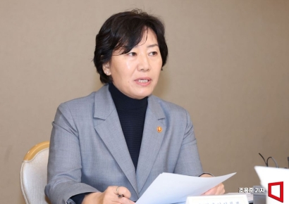 로컬푸드직매장 찾은 송미령 "다양한 유통경로서 농축산물 가격인하"