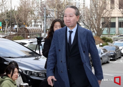 [포토] 경찰 출석하는 주수호 의협 비대위 언론홍보위원장