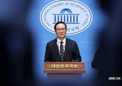 [포토] 홍영표 "가짜 민주당 떠난다…이재명 사당화에 맞설 것"