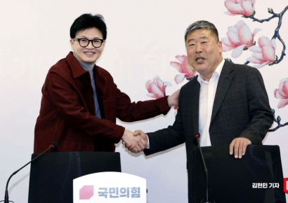 [포토] 악수하는 한동훈-김동명