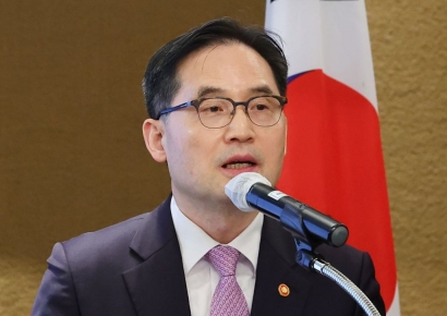 한기정 "조작된 AI 알고리즘 경쟁법 차원 우려들 주시" 