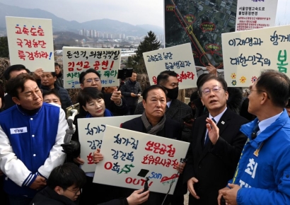 이재명, 양평고속道 찾아 '尹 심판론' 부각…"권력 사유화"