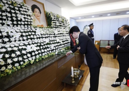 [포토] 한동훈 비대위원장, 손명순 여사 빈소 조문