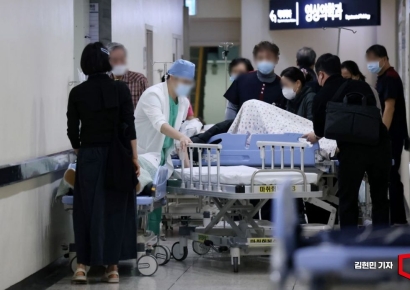 [포토] 오늘부터 간호사도 진료행위 본격 투입…의대 교수 반발 확산